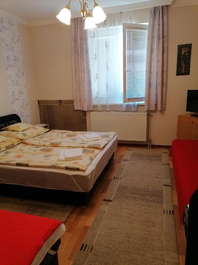 Kaktuszvirag Apartmanhaz Hajdúszoboszló Eksteriør billede